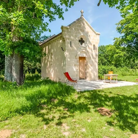 Hébergement de vacances Montignac-le-coq Chateau Sleeps 12 Pool Targon