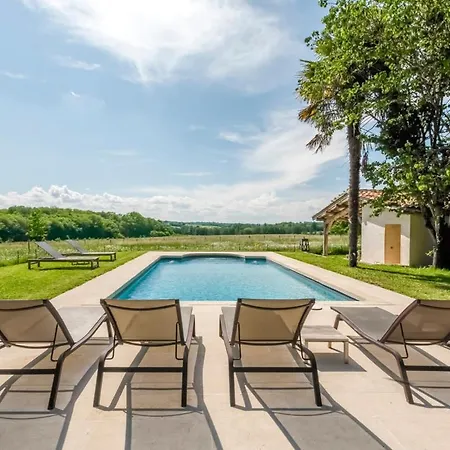Montignac-le-coq Chateau Sleeps 12 Pool *
