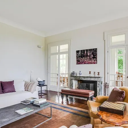 Montignac-le-coq Chateau Sleeps 12 Pool *