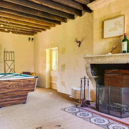 Montignac-le-coq Chateau Sleeps 12 Pool * Targon