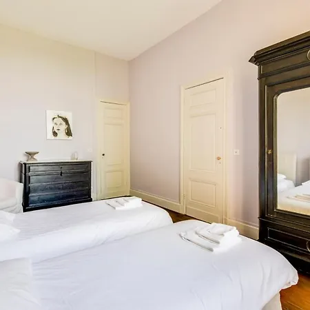 Montignac-le-coq Chateau Sleeps 12 Pool Targon