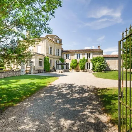 Montignac-le-coq Chateau Sleeps 12 Pool Hébergement de vacances